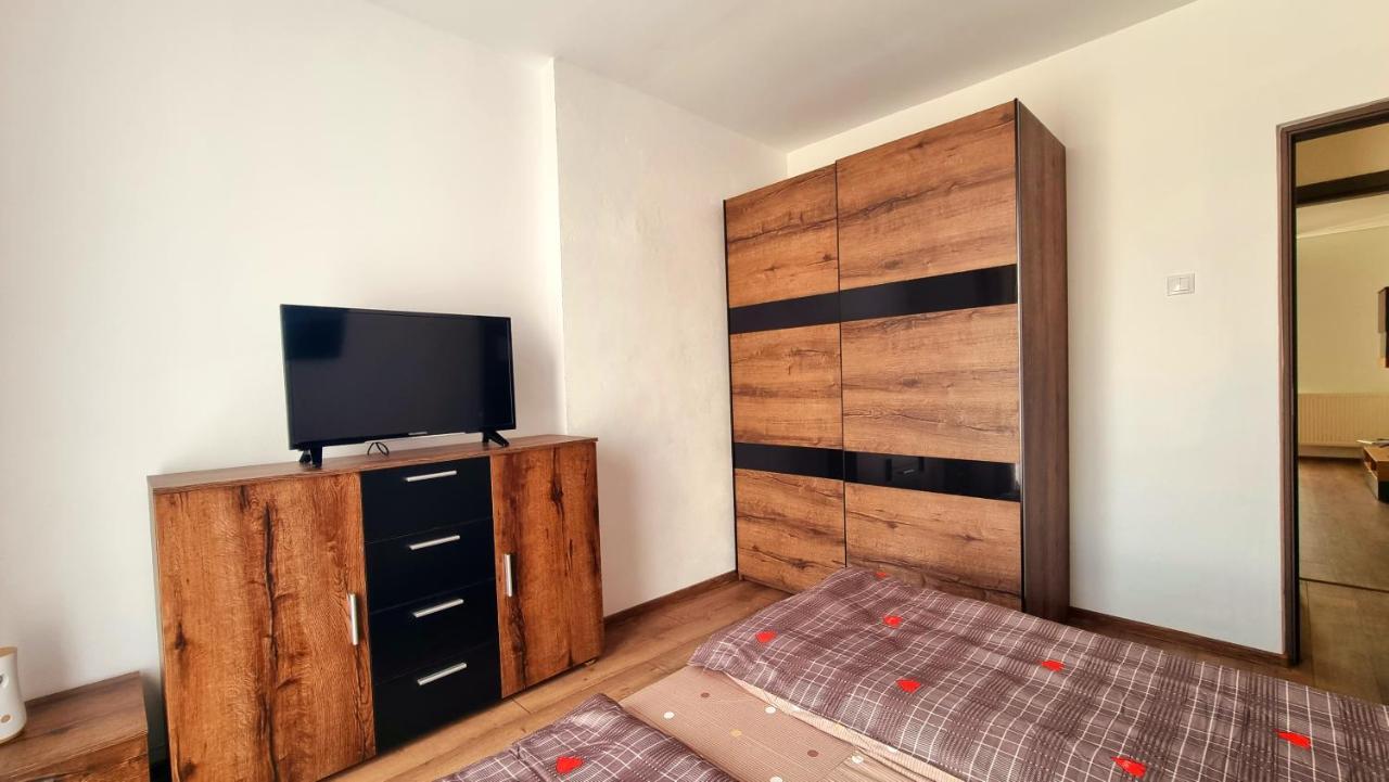 Apartament Dabe Hd Hunedoara Exterior foto